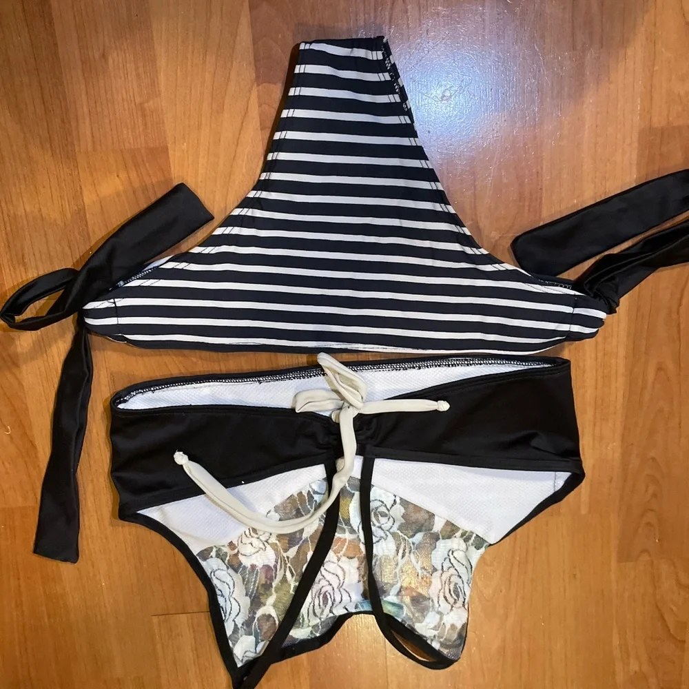 Striped bikini set - Picture 4 of 4